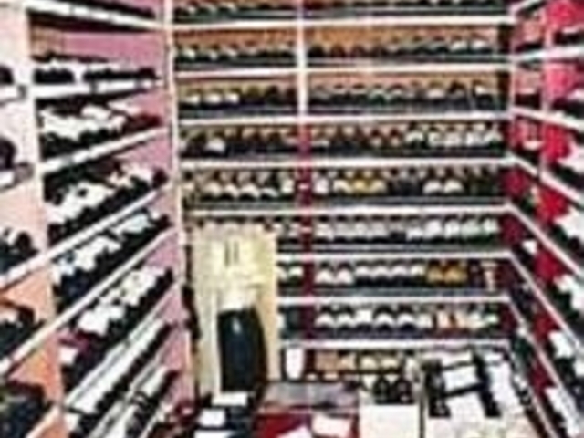 ワインは約2000アイテムの品揃え_清水台 平野屋