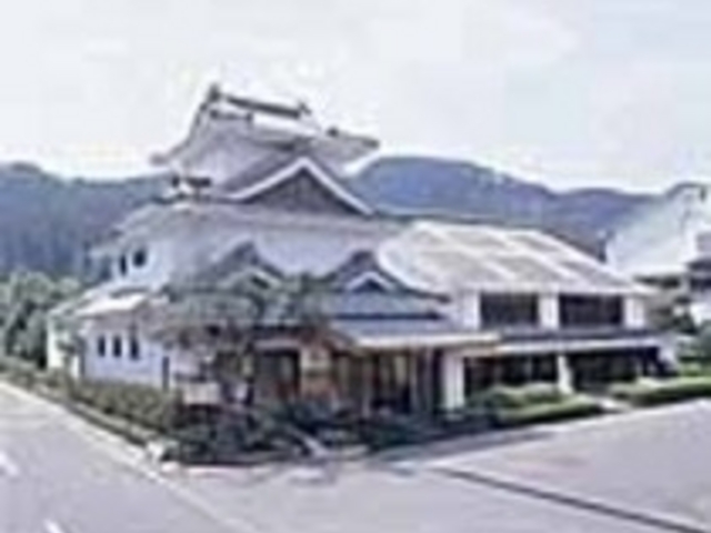 蟹沢歴史史料館。蟹沢彦一氏の所蔵品を展示_綾古美術館