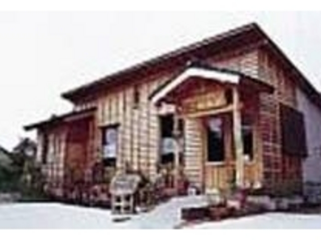 昔の小学校のような雰囲気のあるお店_川北パン工房・喫茶英里奈