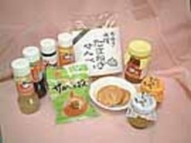 ドレッシングや漬物など、加工品も人気_サラダたまねぎ