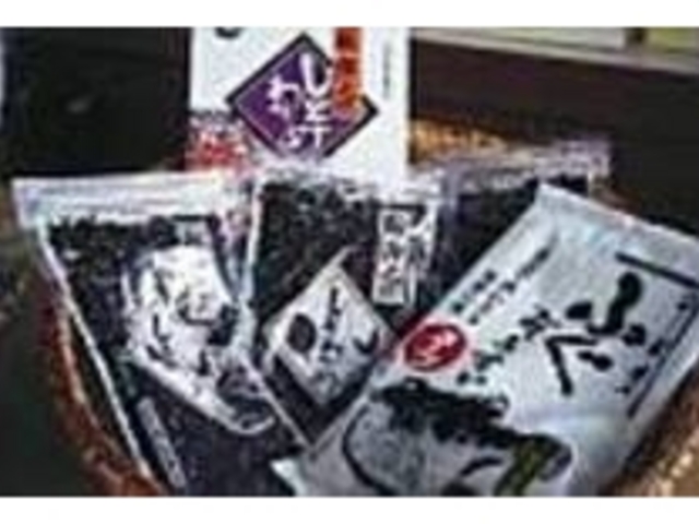 本店のほか、支店や観光地売店でも販売_井上商店