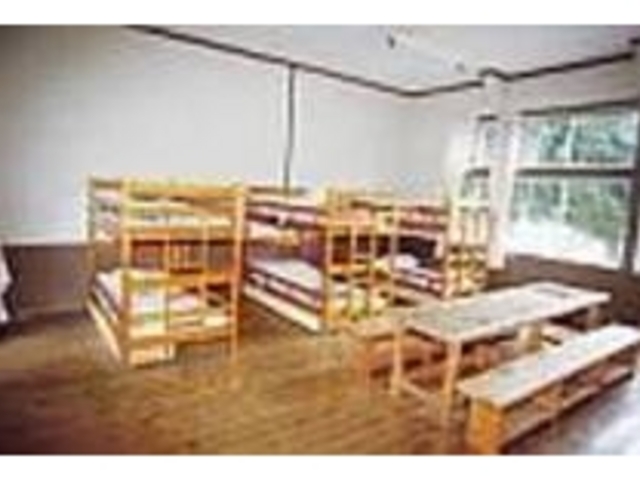 教室が宿泊棟として利用されている_野崎島自然学塾村