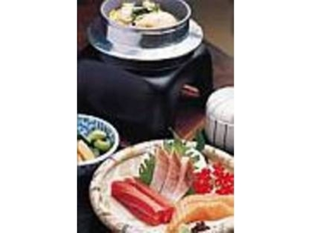 新鮮な食材にこだわった蔵出し料理の数々_あじくら
