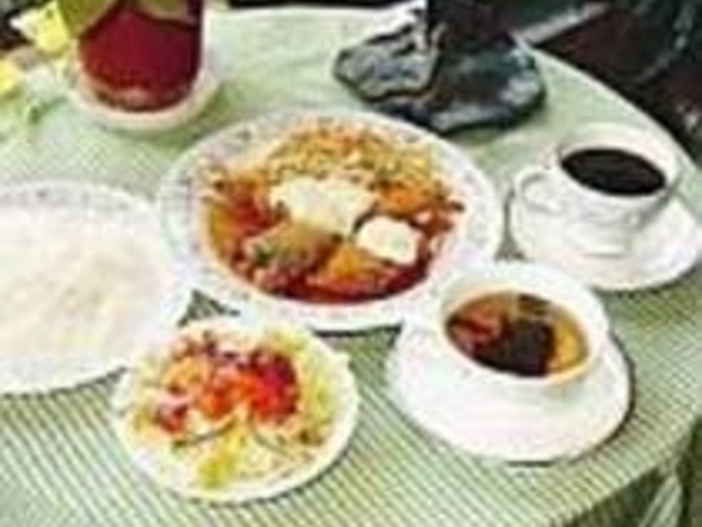 人気メニューも出てくる日替わりランチ_コーヒー&アンティーク 開成館