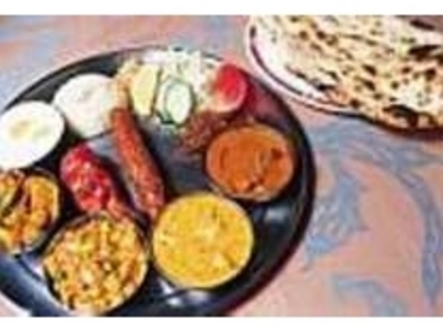 多彩なカレーは全て本場仕込みの逸品ばかり_モティ 六本木店