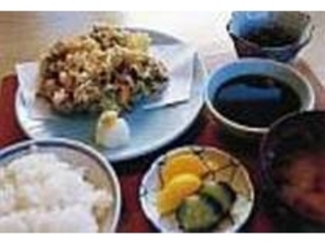 素朴さが忘れられない味わいの小柱かき揚げ_味久