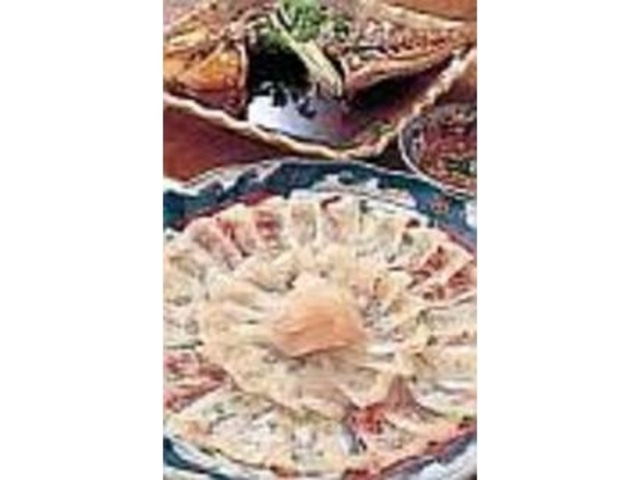 捕れたて新鮮な活カワハギ刺身・肝醤油_味鈴