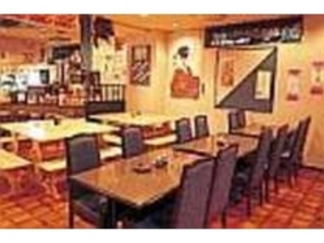 10名で座れるテーブルもあり宴会にも利用可_しゃぶしゃぶ&鍋料理 湾岸亭