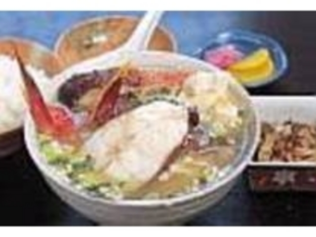 沖縄で人気の魚ミーバイを豪快に使った逸品_海産物えんがん
