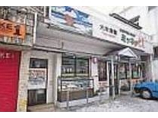給料日後の週末は外国人客で遅くまで賑わう_大衆食堂ミッキー