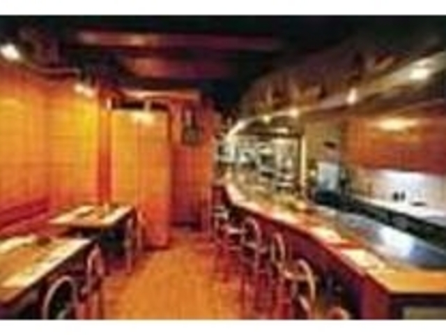 シックな雰囲気でまとめられた店内_呑喜帆亭 片町本店