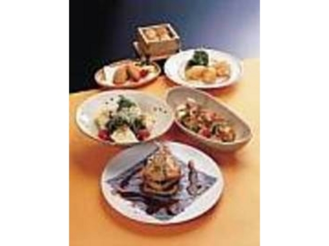 豆腐を使った多彩な創作料理がラインナップ_ダイナミックキッチン&バー 燦 OBPツインタワー店