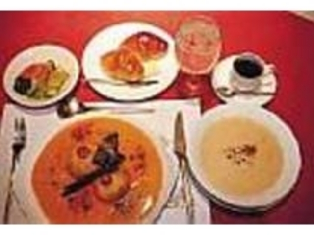 セットのスープはシェフのこだわりの一品_Petit Lasserre