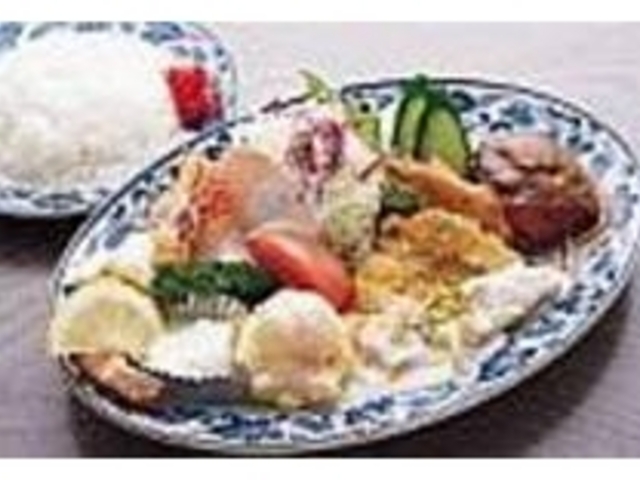人気メニューのCランチは驚きのボリューム_精養軒