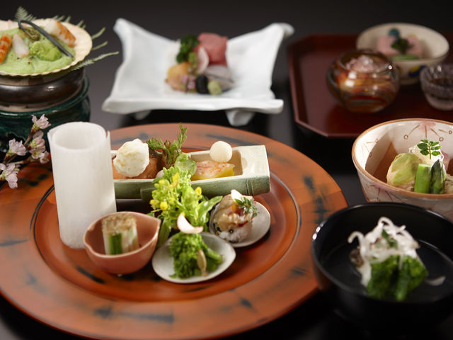 四季の味覚を使用した懐石料理_山のホテル つつじの茶屋