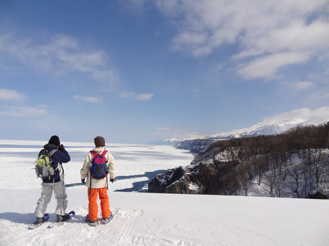 冬の絶景。スノーシューで歩いて行ったからこそ、見られる景色。_(株)知床ネイチャーオフィス