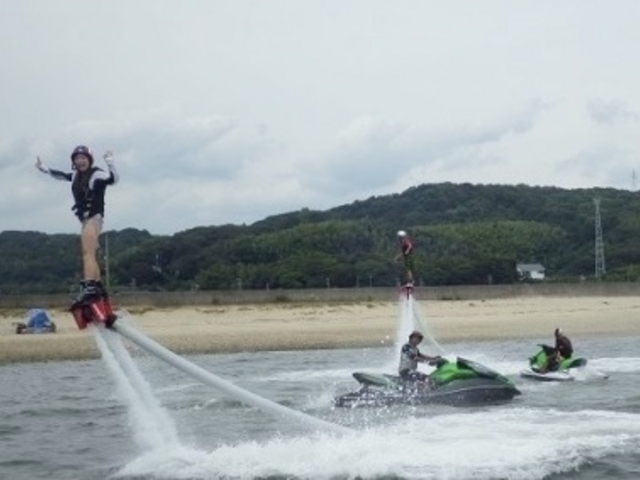 砂浜からスタート!海で飛ぶならリミットで!フライボード☆_リミット