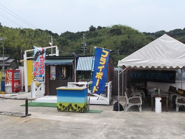 集合場所
リミット幡豆マリン店
入口&フライボード受付_リミット