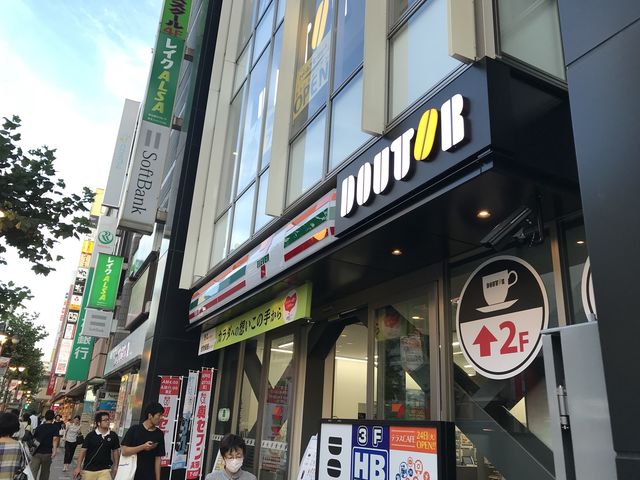 1階がセブンイレブンのビル4階です。_DiveAward津田沼駅前本店