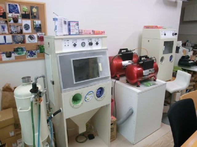 使用するブラスト機_ガラスアトリエS