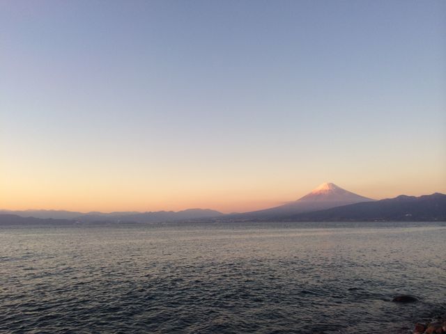 大瀬の外海からの夕陽と冨士_大瀬崎ダイバーズインフジミ