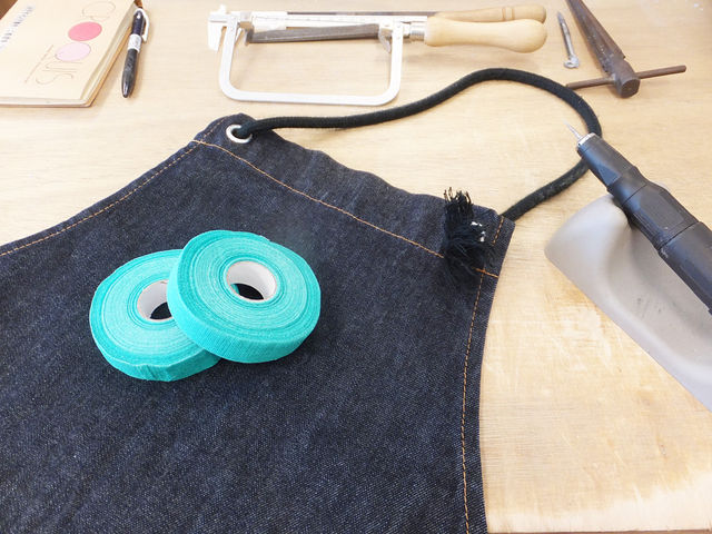 制作に必要な工具は全てご用意がございます。エプロンや爪を保護する特殊なテーピングのご用意もございますのでデートでのご利用、ネイルをされている方もご安心下さい。_CHERRYBOAR