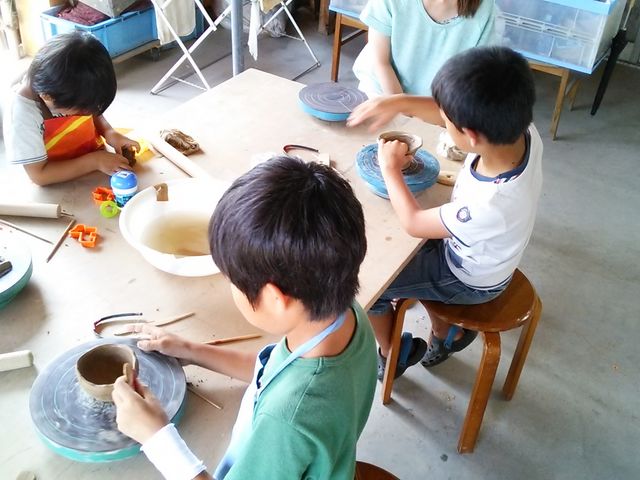 子どもの発想は無限大!新しい才能が発見できるかもしれません。_尾山幸陶芸教室