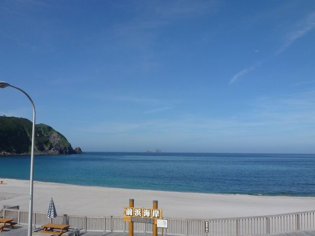 目の前は前浜海岸、体験ダイビングの後はそのまま海水浴もできます。_ティアーズブルーダイビング