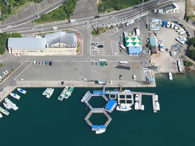 海上釣堀まるちょう
