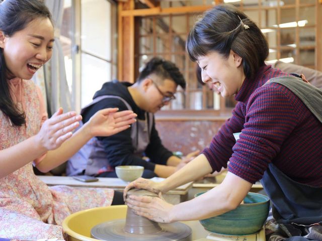 気分は陶芸家!楽しく本格的に電動ろくろ体験!_陶芸教室&ギャラリー 蔵王焼 万風窯