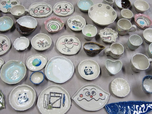 器の色は30種類以上からお好きな色が選べます!_陶芸教室&ギャラリー 蔵王焼 万風窯