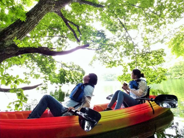 夏のプログラム「曽原湖カヤック体験」_はれがさやアクティビティーズ(旧:裏磐梯もくもく自然塾)