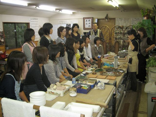 手びねり教室風景_藤心陶芸センター
