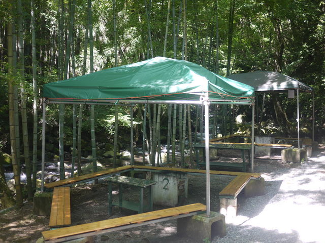 涼、憩いの里 峯自然園(バーベキュー場・椎茸屋)