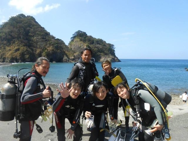 プールで講習後海へ行きます。_デュークダイビングサービス