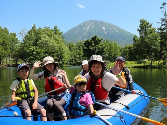 羊蹄山を眺めながらのんびりとラフティング体験♪_YouteiOutdoor