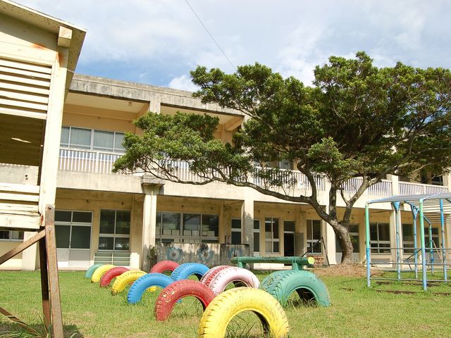 昔懐かしい小学校の校舎で昔あそび体験も!_やんばる日和