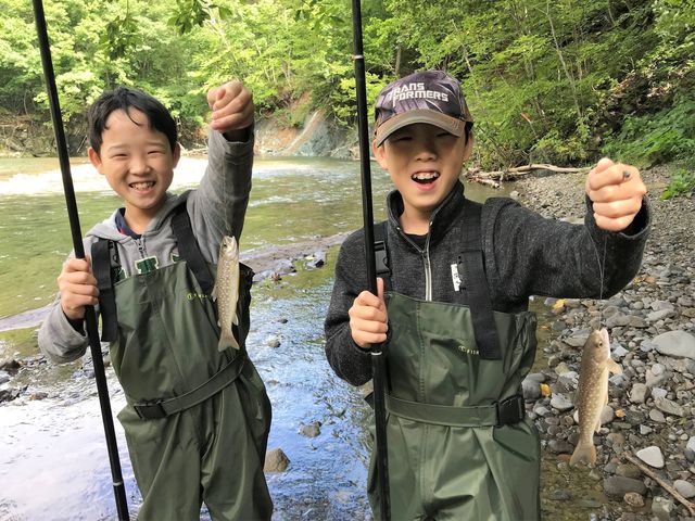 人気上昇中の【富良野・渓流フィッシング】お子様や初めての方でも参加OK!_ガイドラインアウトドアクラブ