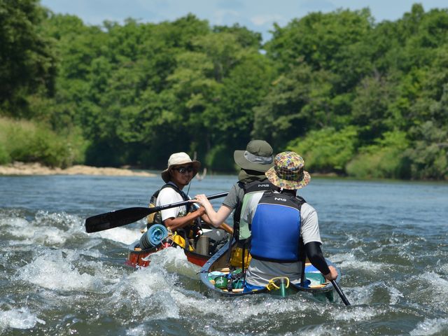 ときに波や瀬も乗り越えて!_river trip CAMEL