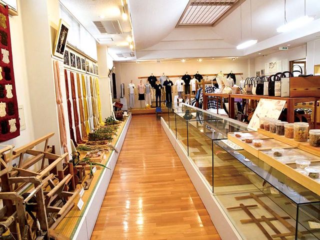 久米島紬の里 ユイマール館