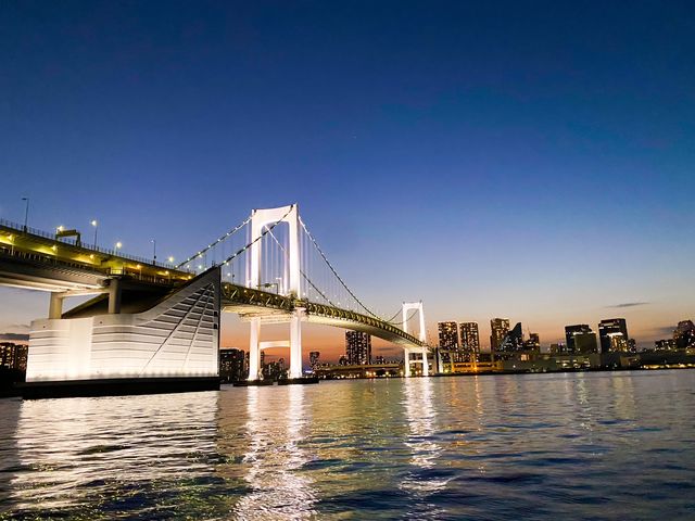 大切な仲間と眺める景色は、特別な思い出になること間違いなし!_江戸前汽船