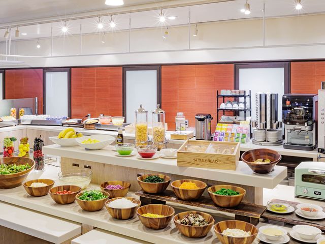 【日替わりランチ】 サラダ、ドリンク、デザート バイキング♪_アートホテル新潟駅前