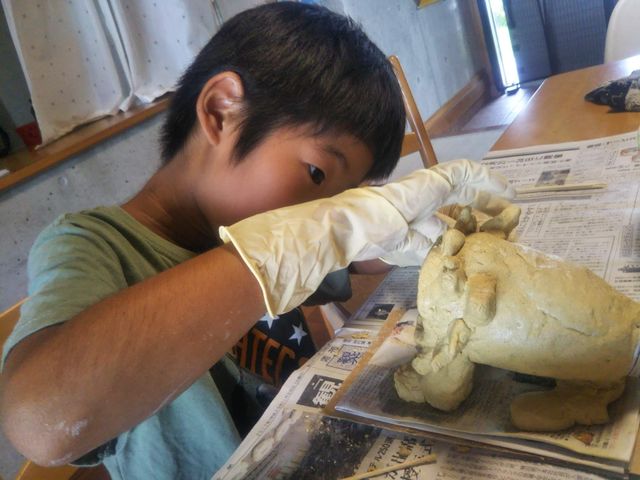 型はありません!自分好みのシーサーを作りましょう!《しっくいシーサー作り》_ゆしゆし