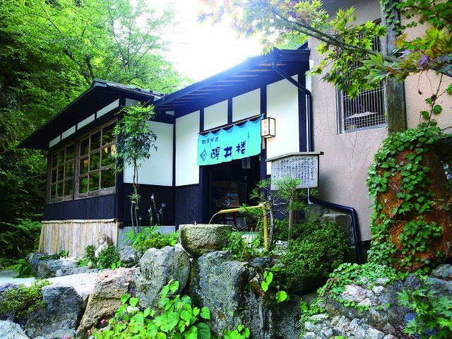 お店の外観です_ます釣り体験 醒井楼(さめがいろう)