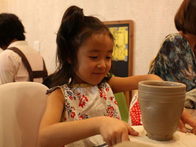 陶芸は子どもでも楽しめます。_陶芸教室やわら木