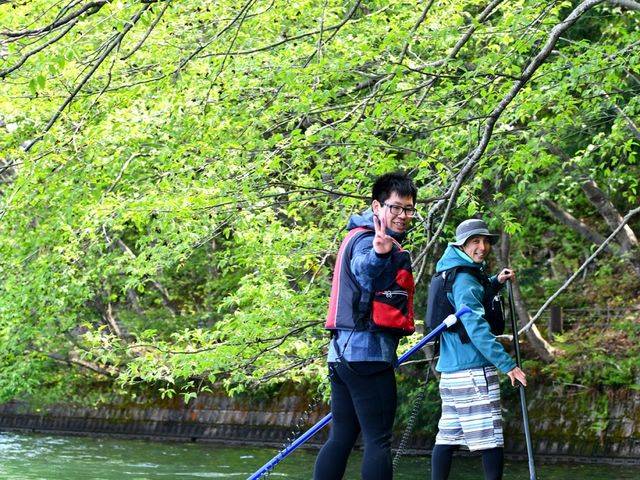 森に囲まれた湖のツーリングはとっても気持ちいいですよ♪湖は海よりも穏やかだからSUPデビューにもピッタリ♪_シロウマアウトドアカンパニー