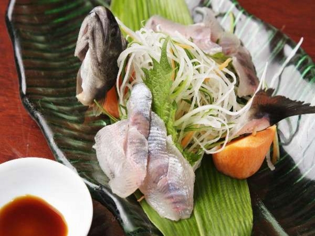 岩魚の活造りは当館自慢の一品です。_麓庵 民宿たきざわ