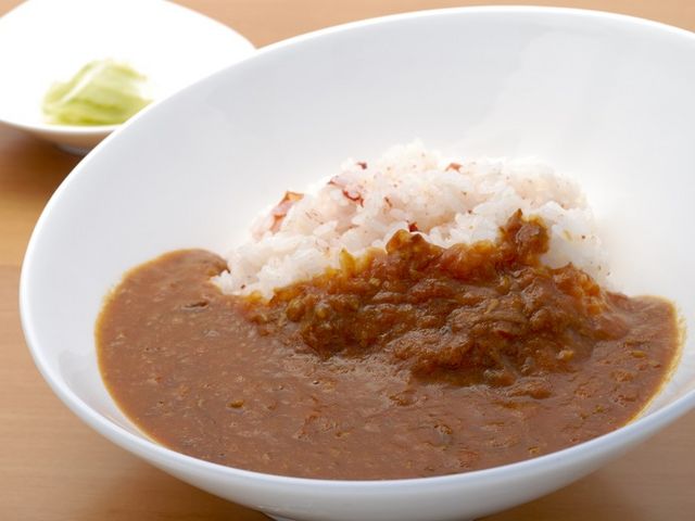 贅沢柔らかビーフとトマトの酸味がクセになるトマトビーフカレー_デリシャスファーム