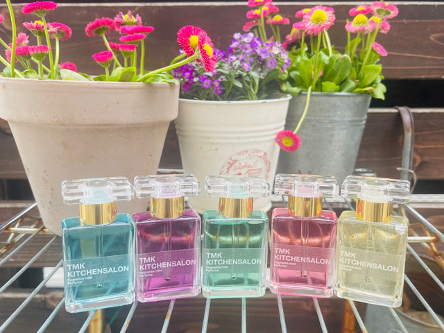 推しカラーでつくるfragrance mist
香水つくりがいよいよスタート_TMKキッチンサロン
