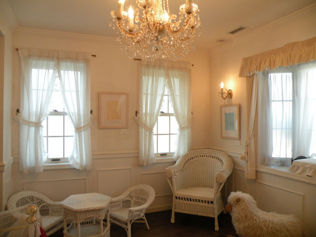 可愛らしい部屋には、メルヘン画を紹介_北鎌倉 葉祥明美術館